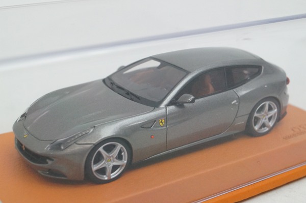 FF Ferrari フェラーリ | 0 1⁄43 - 2011年モデルの価格・グレード一覧