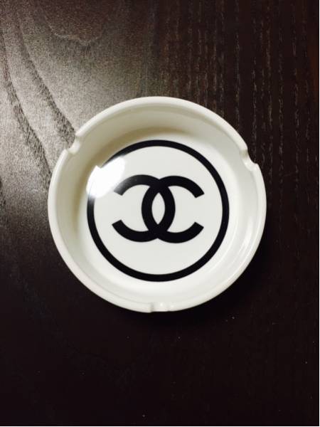 シャネル ノベルティ 灰皿（白） 新品