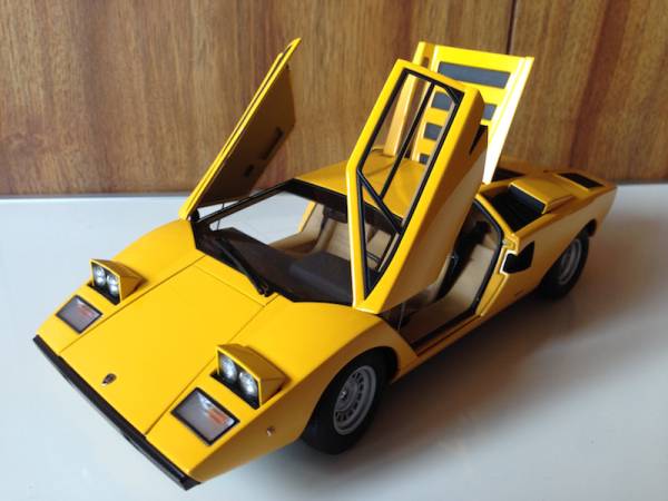 オートアート １/１８ ランボルギーニ　カウンタック　LP400