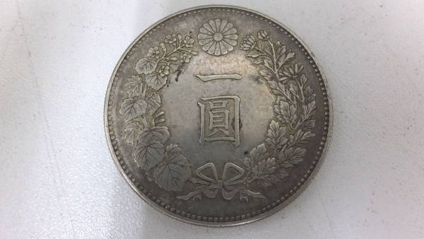 新1円銀貨 明治二十二年 明治22年 竜 日本古銭 貨幣