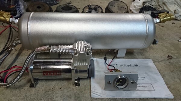 ユニバーサルエアー エアサス