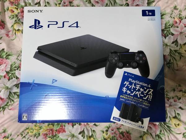 新品・未開封 ★新型★薄型★ PS4 1TB CUH-2000BB01 特典付