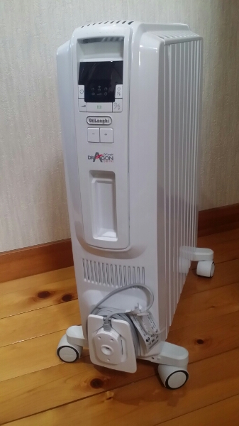 美品○デロンギDeLonghi オイルヒーターDDQ0915‐WH☆元箱あり