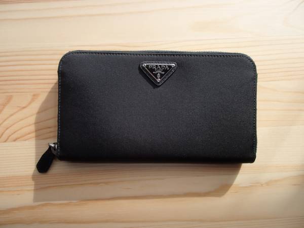 PRADA★ラウンド長財布　正規品★新品未使用