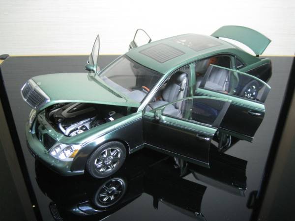 ★AUTOArtマイバッハ６２ロングMaybach62メルセデスベンツ1/18★