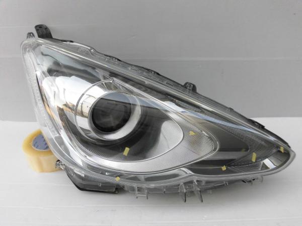 売り切り】 アクア NHP10 後期 純正 右 LEDヘッドライト 【 KOITO 52