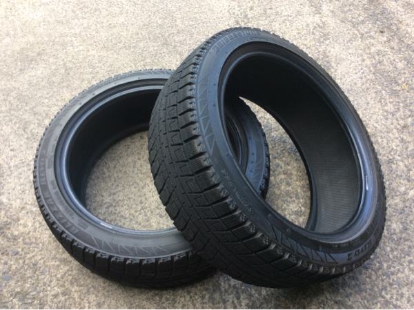 A1075 ☆B.S BLIZZAK REVO2☆ 225/45R18 '11年製 中古 2本