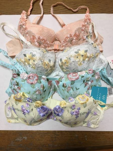 新品同様 未使用品 ワコール ブラ B70 4枚セット 22000