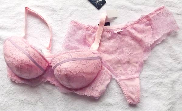 トリンプ エッセンス　D70＆TショーツM　ピンク☆新品