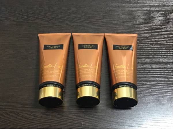 バニラレース3本 新品未使用 ヴィクトリアシークレット