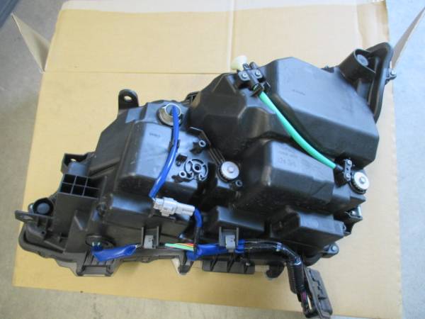 レクサス　LEXUS　GS　AWL10　ヘッドライト　右　中古_2