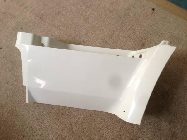 三菱スーパーグレート純正ウォールステップ左側　P-975