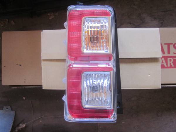 LA700S ウェイク 純正 左テール 20518 程度良好 美品！