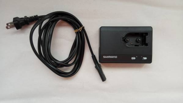 【送料込】SHIMANO SM-BTR1 バッテリー　充電器セット