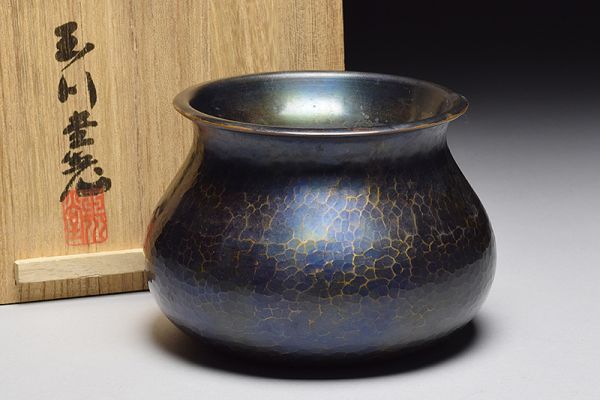 ◇旧家蔵出し!!⁄⁄明治期 安之助造 花押 盛上山水人物千鳥之 鉄瓶 龍文 