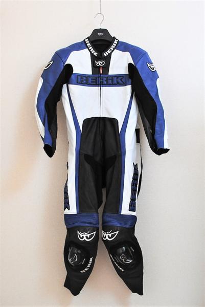 ☆べリック　レーシングスーツ　MFJ公認　美品です！