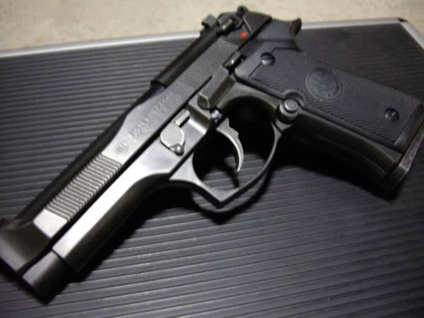 マルシン　ベレッタ　92Ｆ　ＣＱＢ　微発火　ブルーイング　