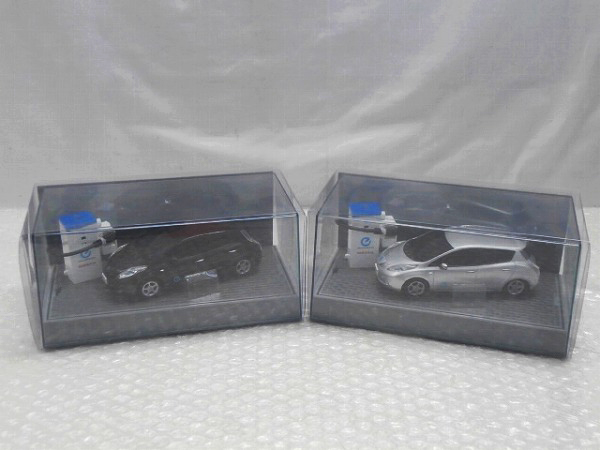 京商 1/32 日産リーフ ブリリアントシルバー,スーパーブラック