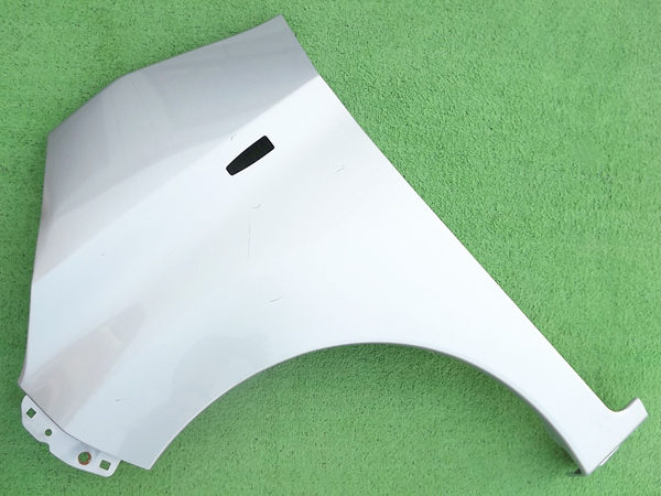 ◇少損，送料安，シルバー★デイズルークスB21A/eKスペースB11A左フロントフェンダー★銀★Re:P