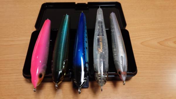 青物 ルアー プラグ 5本 ダイビングペンシル シンキングペンシル マグロ シイラ ブリ ヒラマサに Salt Water 付録小物ケース セット トップウォーター 売買されたオークション情報 Yahooの商品情報をアーカイブ公開 オークファン Aucfan Com