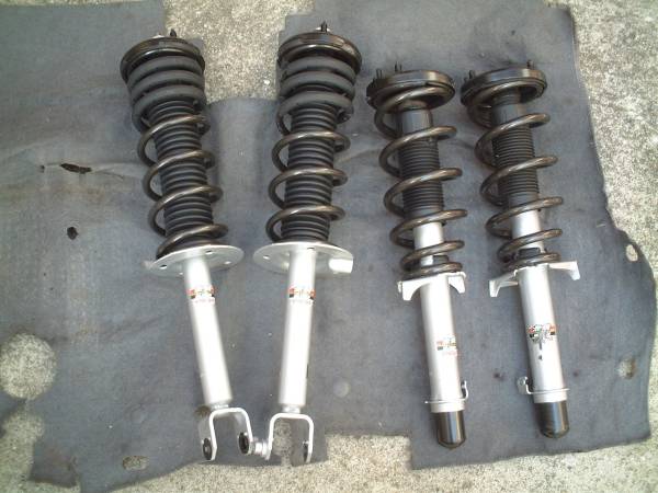 アコードCU系?CW系?　無限サスショック4本セット