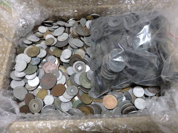 古銭雑銭いろいろ 約12，4kg 穴銭