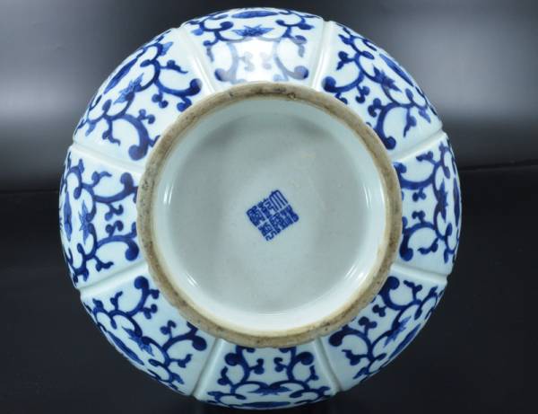 【飛】中国美術　大清乾隆年製　青花花卉文瓶　古玩V5RT