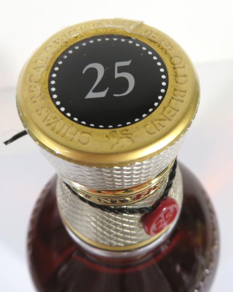 未開栓 シーバスリーガル 25年 700ml 40% 箱付 k_z