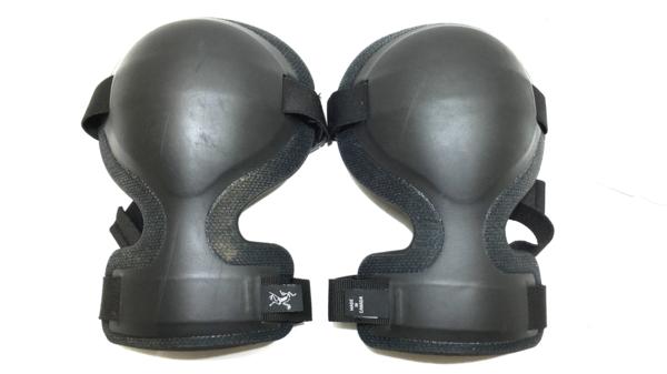 8628ym】実物 ARC'TERYX LEAF （アークテリクスリーフ） KNEE CAPS（ニーパッド）