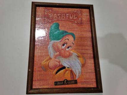 ディズニー 7人の小人 バッシュフル てれすけ ジグソーパズル 完成品 木製額付 白雪姫 売買されたオークション情報 Yahooの商品情報をアーカイブ公開 オークファン Aucfan Com