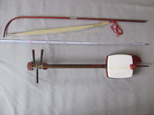 日本の胡弓 三絃 和胡弓 弓付 №2(胡弓)|売買されたオークション情報、yahooの商品情報をアーカイブ公開 - オークファン(aucfan ...