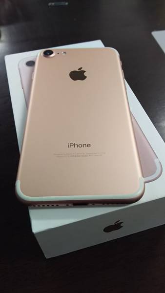 iPhone７ 美品 ローズ ドコモ_2