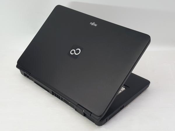 Laptop Fujitsu LIFEBOOK A540 B WindowsXP Celeron 900 Memory 4GB 