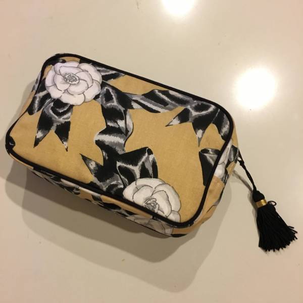 本物☆シャネル カメリア化粧ポーチ フリンジ付き