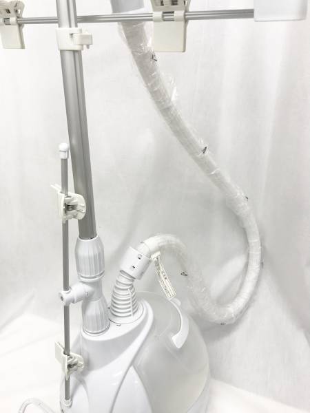 美品□CONAIR コンエアー ガーメントスチーマー GS18J ホワイト アイロン