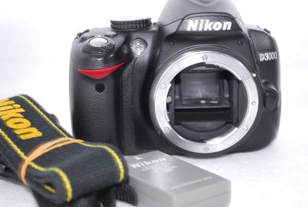 ★良品・お買得！★ ニコン NIKON D3000 ボディ #0612