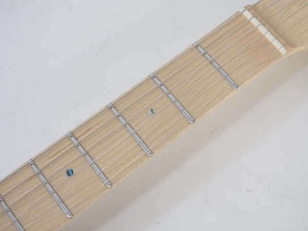 fernandes サスティナー付きストラトキャスター型 フェルナンデス