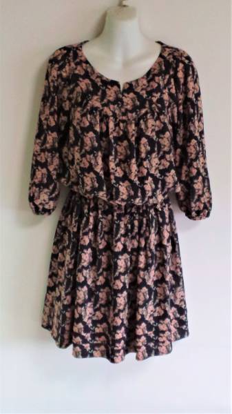 最終 Borny ボルニー 花柄ワンピース S M Sサイズ 売買されたオークション情報 Yahooの商品情報をアーカイブ公開 オークファン Aucfan Com