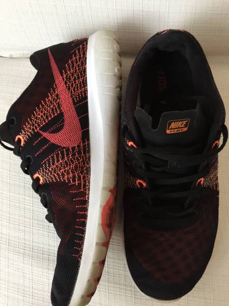 Nike フレックス フューリー 27cm スニーカー ランニングシューズ フライニット 好きな方に 限定カラー 早稲田大学 赤 27 0cm 売買されたオークション情報 Yahooの商品情報をアーカイブ公開 オークファン Aucfan Com