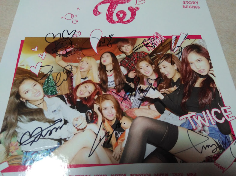 TWICE メンバー全員 直筆サイン入り 1st Mini Album THE STORY BEGINS