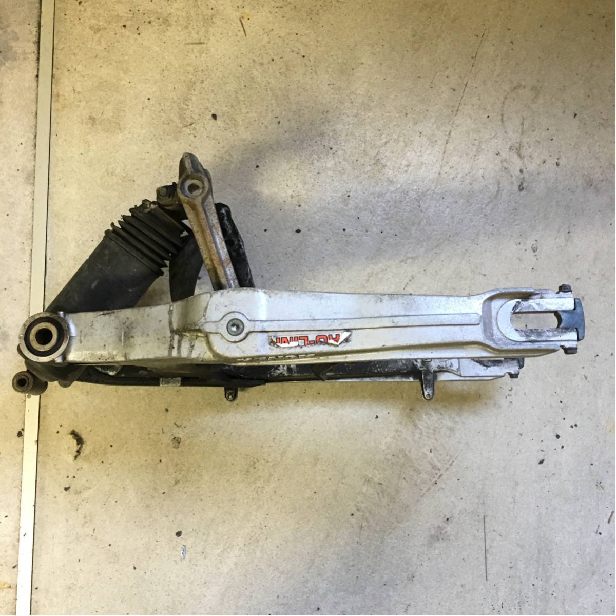 CBX400Fリアスイングアーム 売り切り!!CBX400F CBX550F 純正 スイング