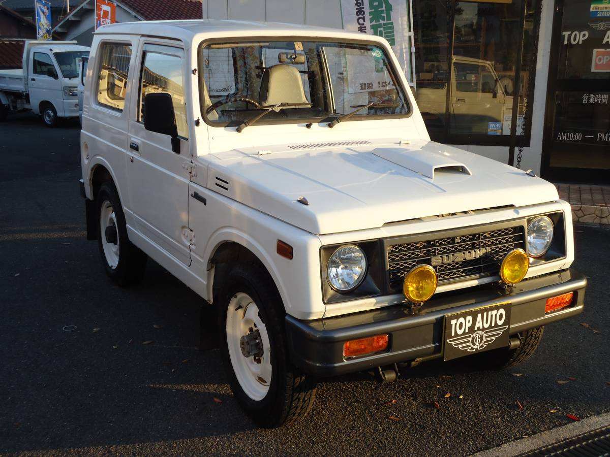 ジムニー スズキ JA11 ⁄ 5速 JA11 4WD 白 JA11V 斬新デザイン 