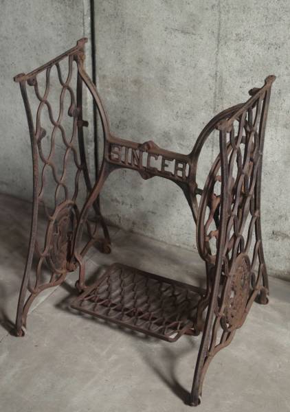 ●大塚古家具 アンティーク　シンガーミシン脚　SINGER　網目鉄脚　インダストリアル　