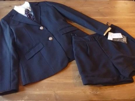 新品　フォーマルスーツ　4点セット　TM-160　ショートパンツ　ブラック　ブラウス付き　ニッセン　黒　卒服　卒業式　発表会