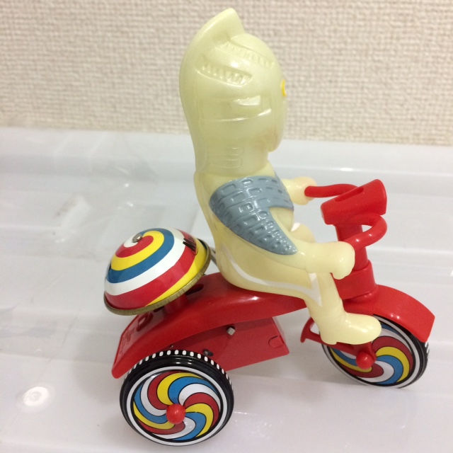 ブルマァク ウルトラセブン 三輪車 ブルマァクM1号蓄光ウルトラセブン三輪車ブリキ ゼンマイ式当時物