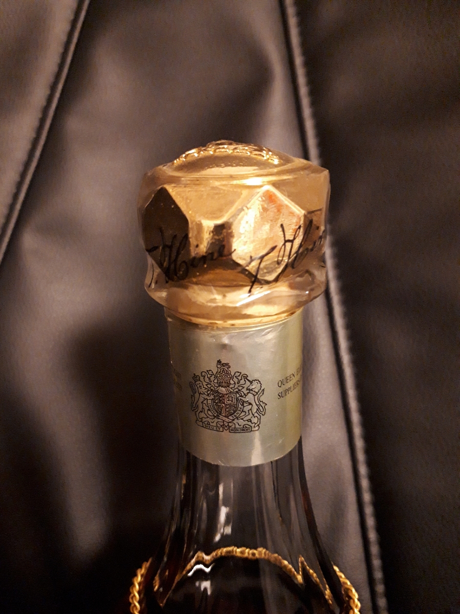 HINE コニャック EXTRA HINE コニャック EXTRA 金色の鹿付き♪ HINE