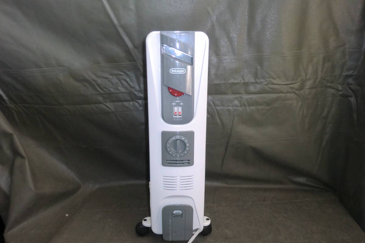 デロンギ オイルヒーター H110812TC 1200W カバー あり 中古 現状 管理 