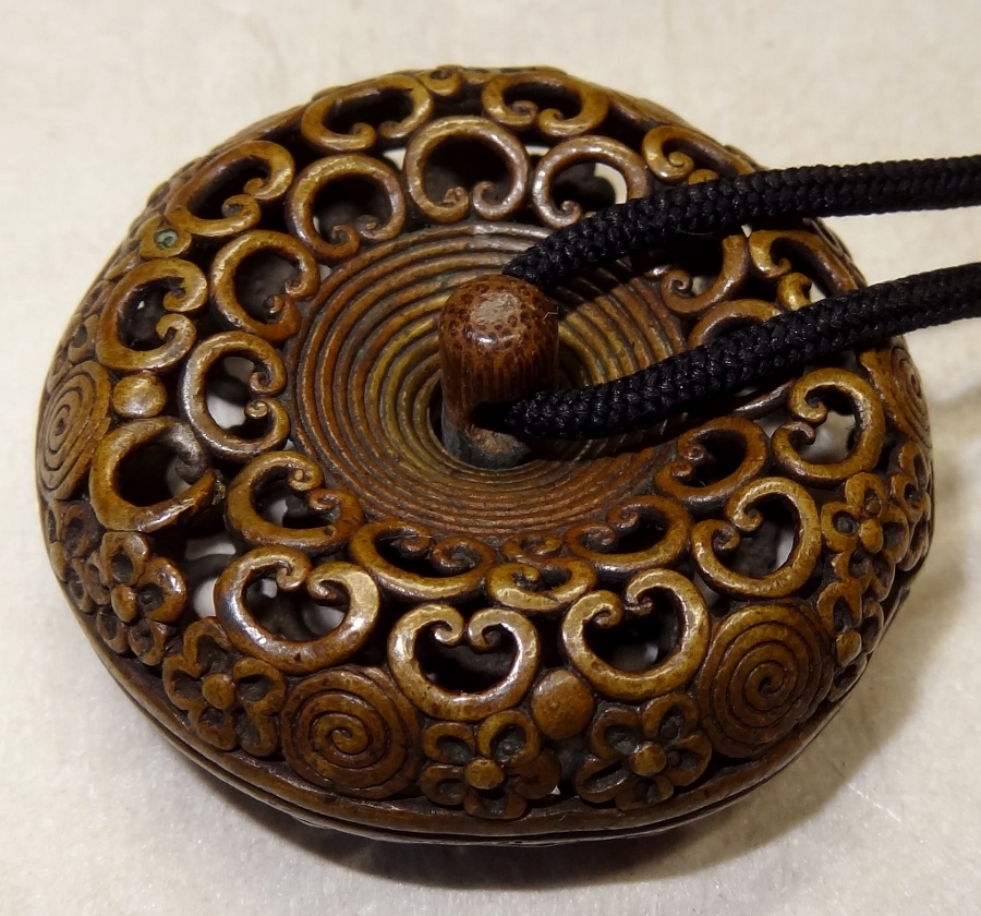 時代真鍮製 柳左根付/印籠/煙草入れ/提げ物