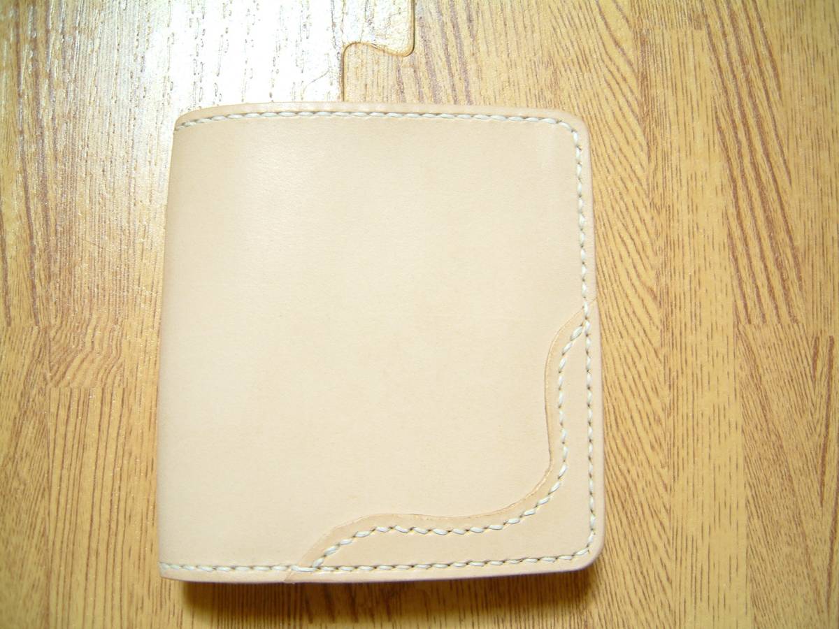 限定SALE，格安 使いやすい総手縫いオールハンドメイドヌメ革コンパクト二つ折り財布(二つ折り財布（小銭入れあり）)｜売買されたオークション情報、yahooの商品情報をアーカイブ公開 - オークファン 二つ折り財布（小銭入れあり）