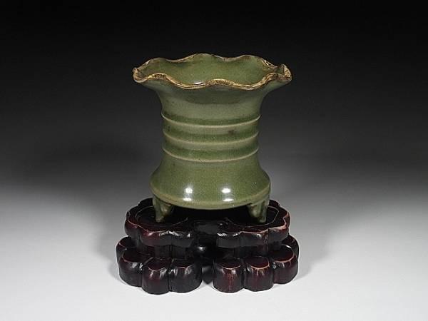龍泉窯 青磁三足香炉 | 文化遺産オンライン 元代 宋時代 中国明